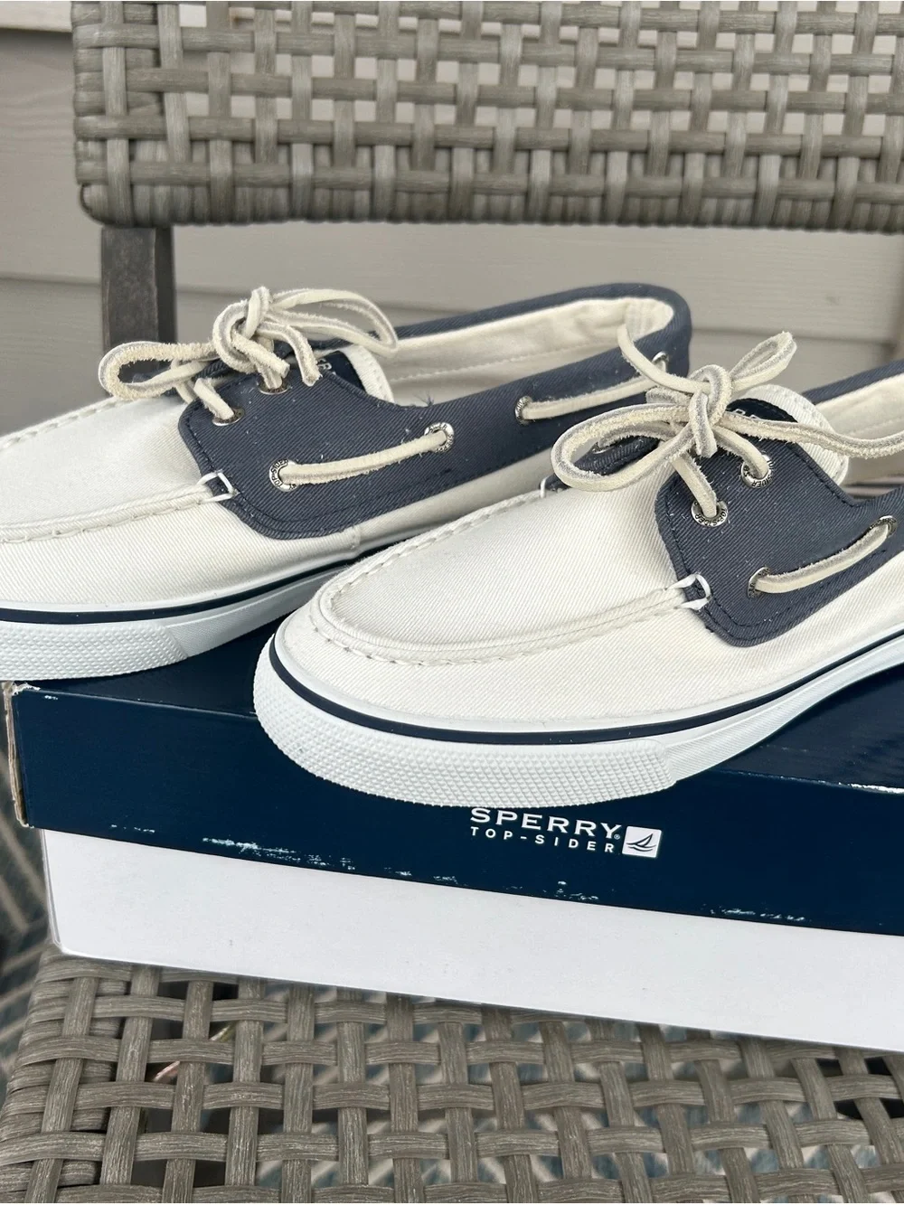 Sperry Canvas Boat Shoes in Navy and White, NWT, size 8.5